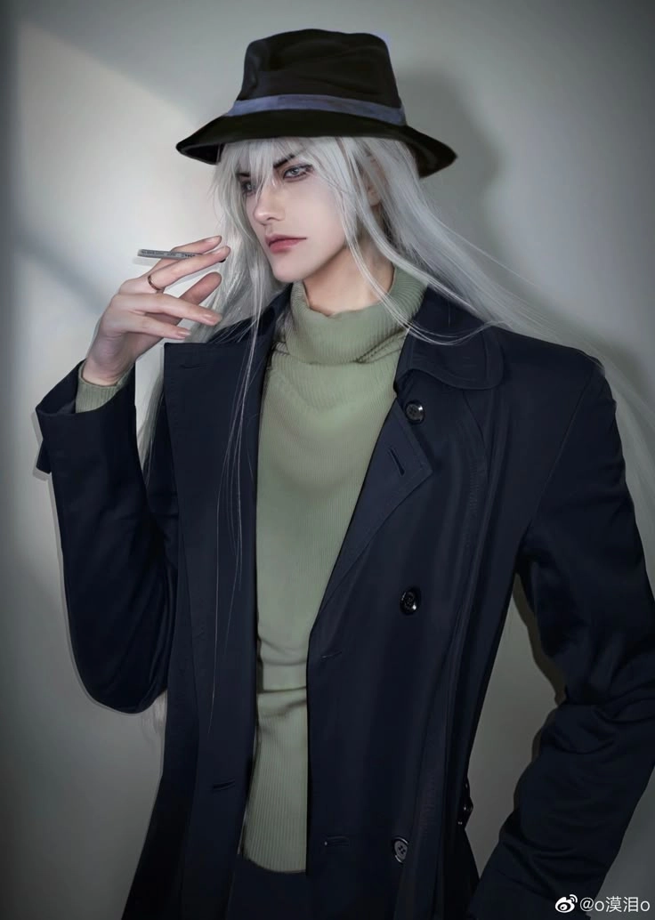 Cosplay Gin Conan mang khí chất trầm tĩnh đáng sợ