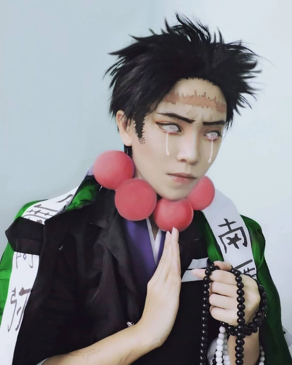 Demon Slayer Gyomei cosplay đầy cảm xúc mạnh