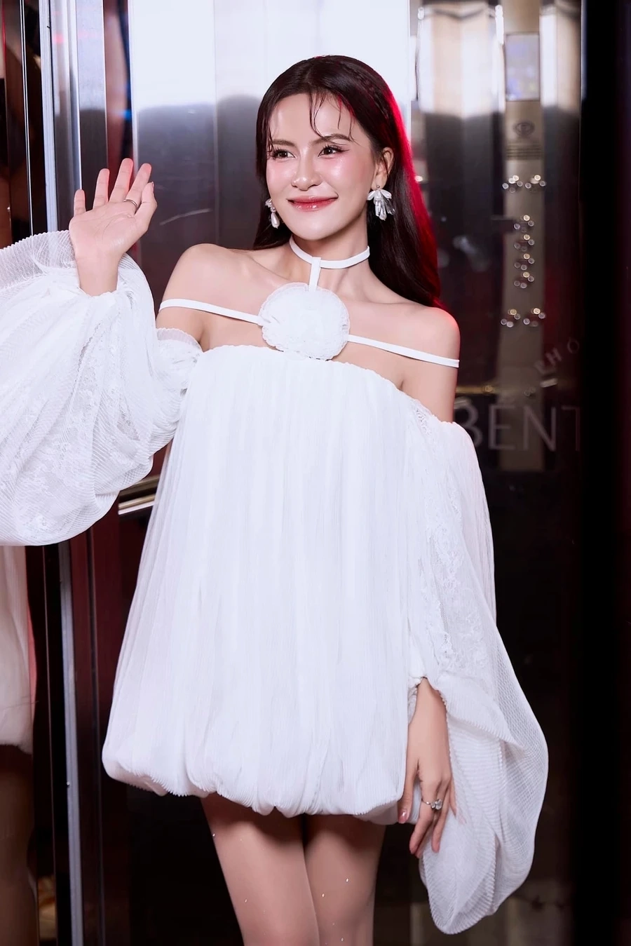 Ngắm nhìn Gái xinh chụp ảnh sexy với thần thái tự tin