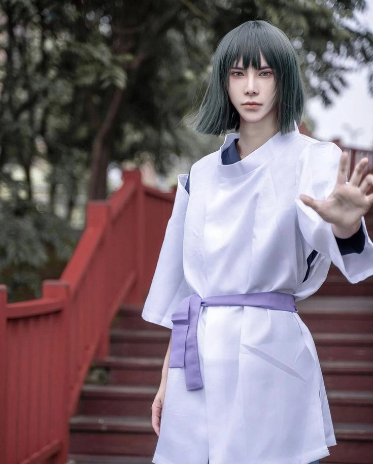 Haku cosplay Spirited Away đầy huyền bí cổ tích