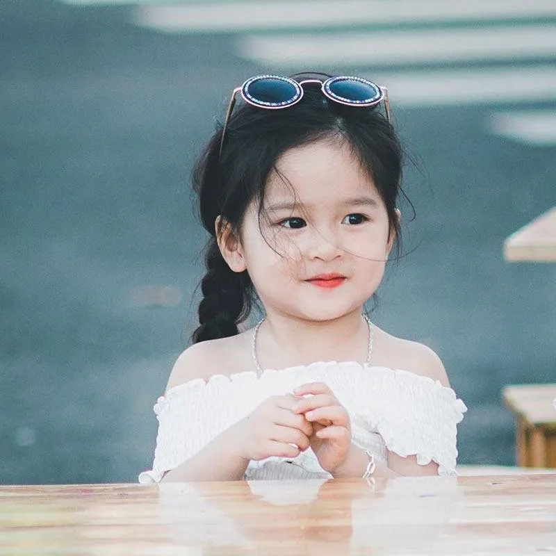 Kho hình ảnh bé gái dễ thương cho điện thoại miễn phí đa dạng