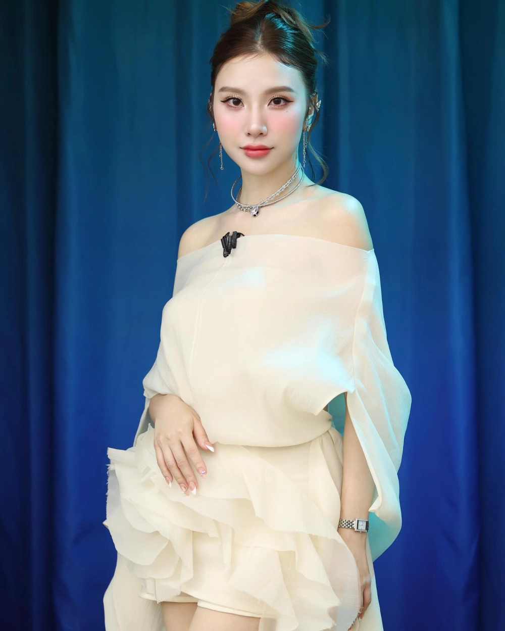 Tấm ảnh chứa đựng bao nỗi nhớ từ Anh nhớ em Hạnh Sino