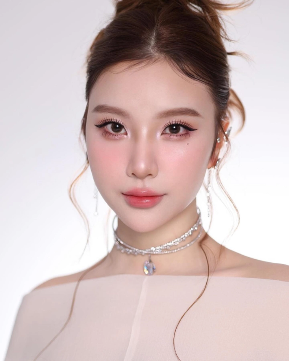 Khung hình rạng rỡ trong Đám cưới Hạnh Sino