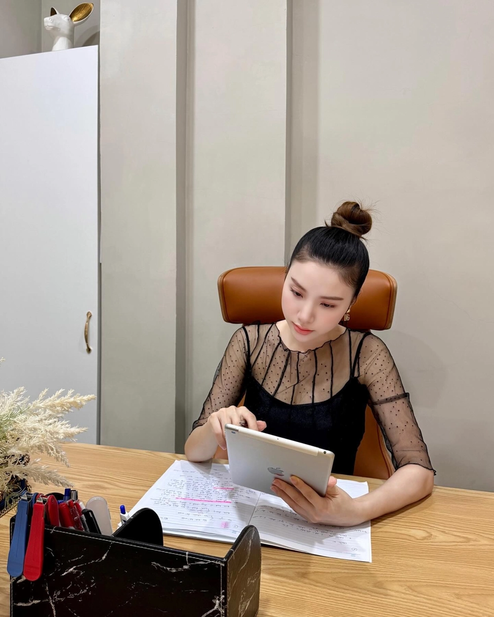 Tấm ảnh tình tứ làm rõ câu hỏi Chồng của Hạnh Sino là ai