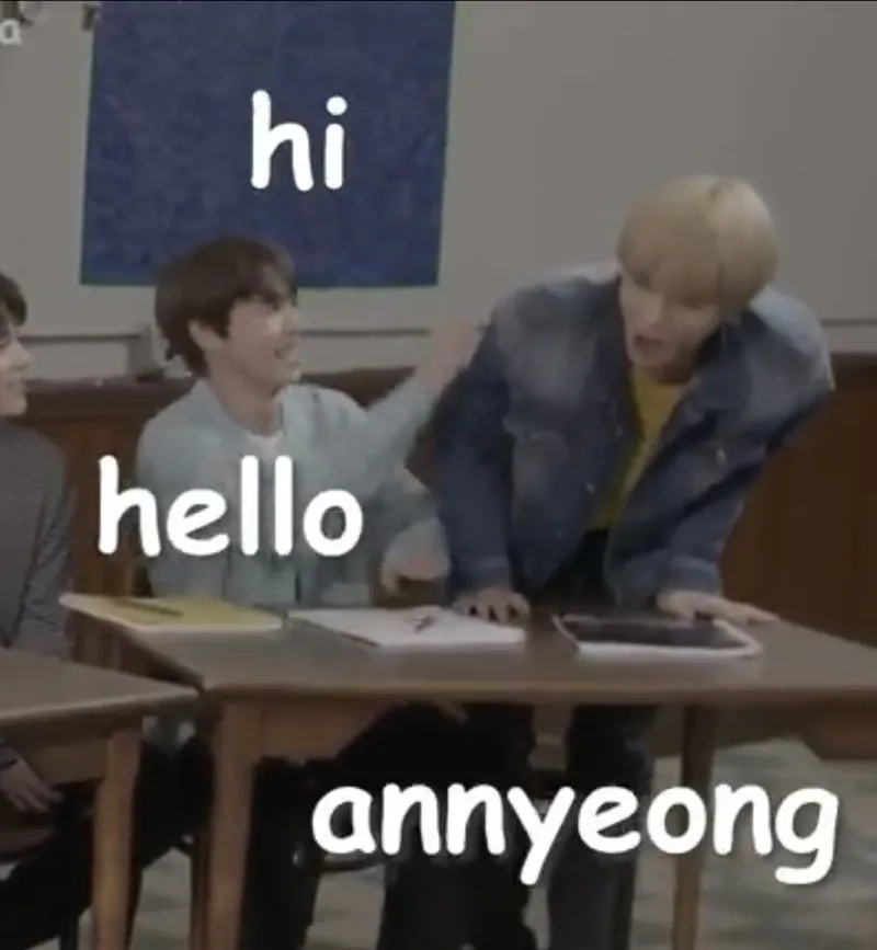 Mỗi lần cún chào là lại giống dog saying hello meme