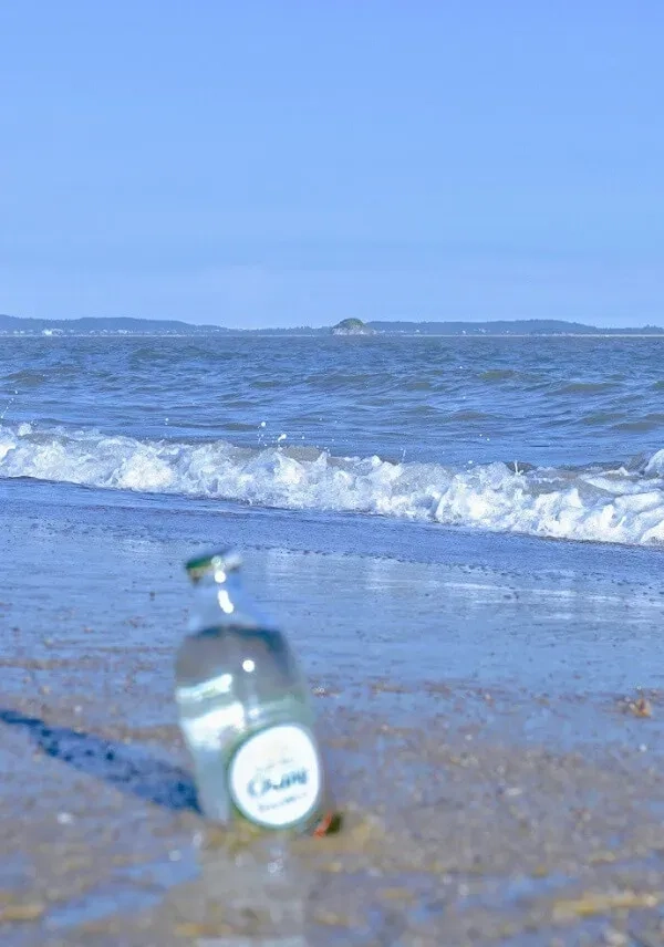 Trang trí với hình nền xanh nước biển nhạt mát mắt