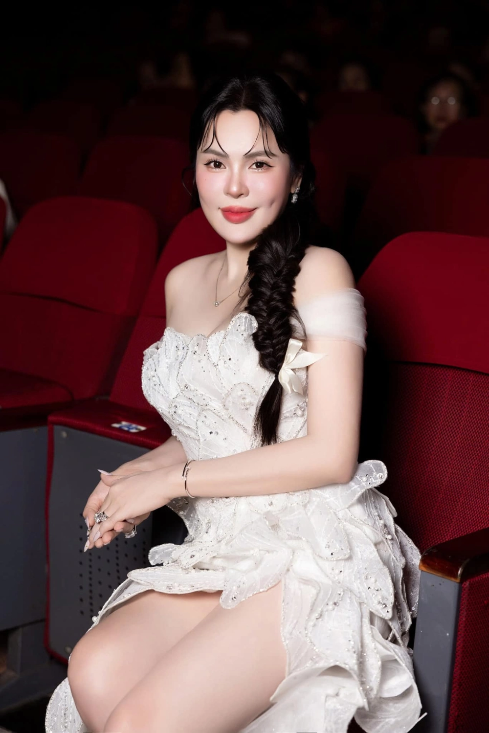 Chụp ảnh gái đẹp tỏa sáng tự tin