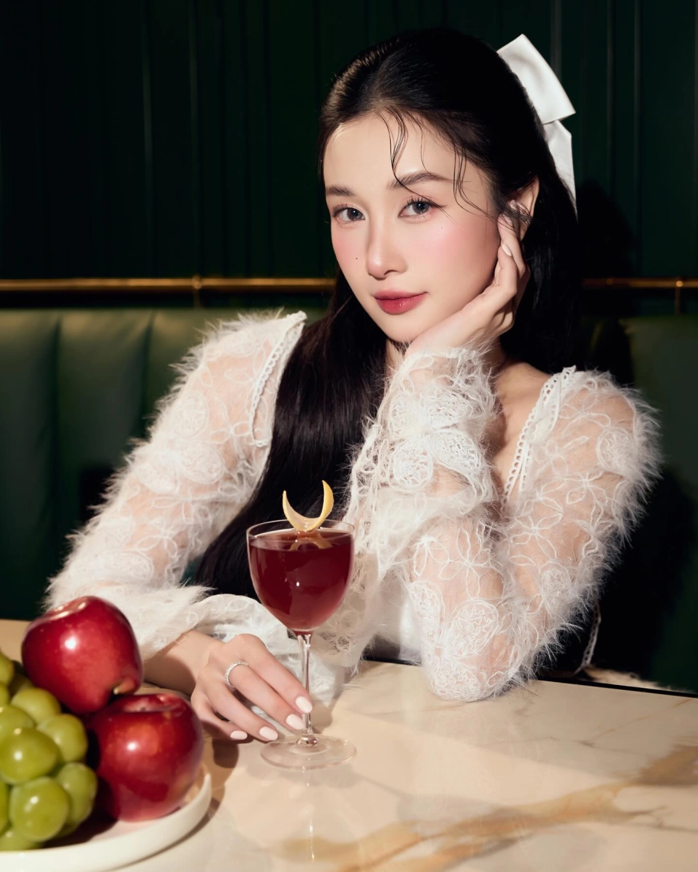 Loạt ảnh thần thái được đăng trên Jun Vũ instagram