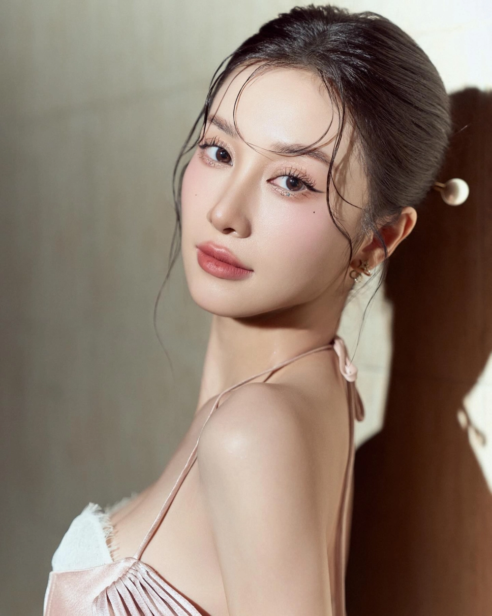 Chân dung sự nghiệp qua tiểu sử Jun Vũ