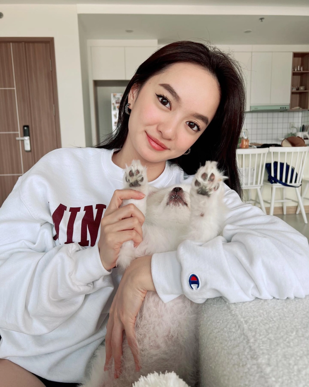 Nhan sắc tự nhiên phủ nhận tin đồn Kaity Nguyễn phẫu thuật