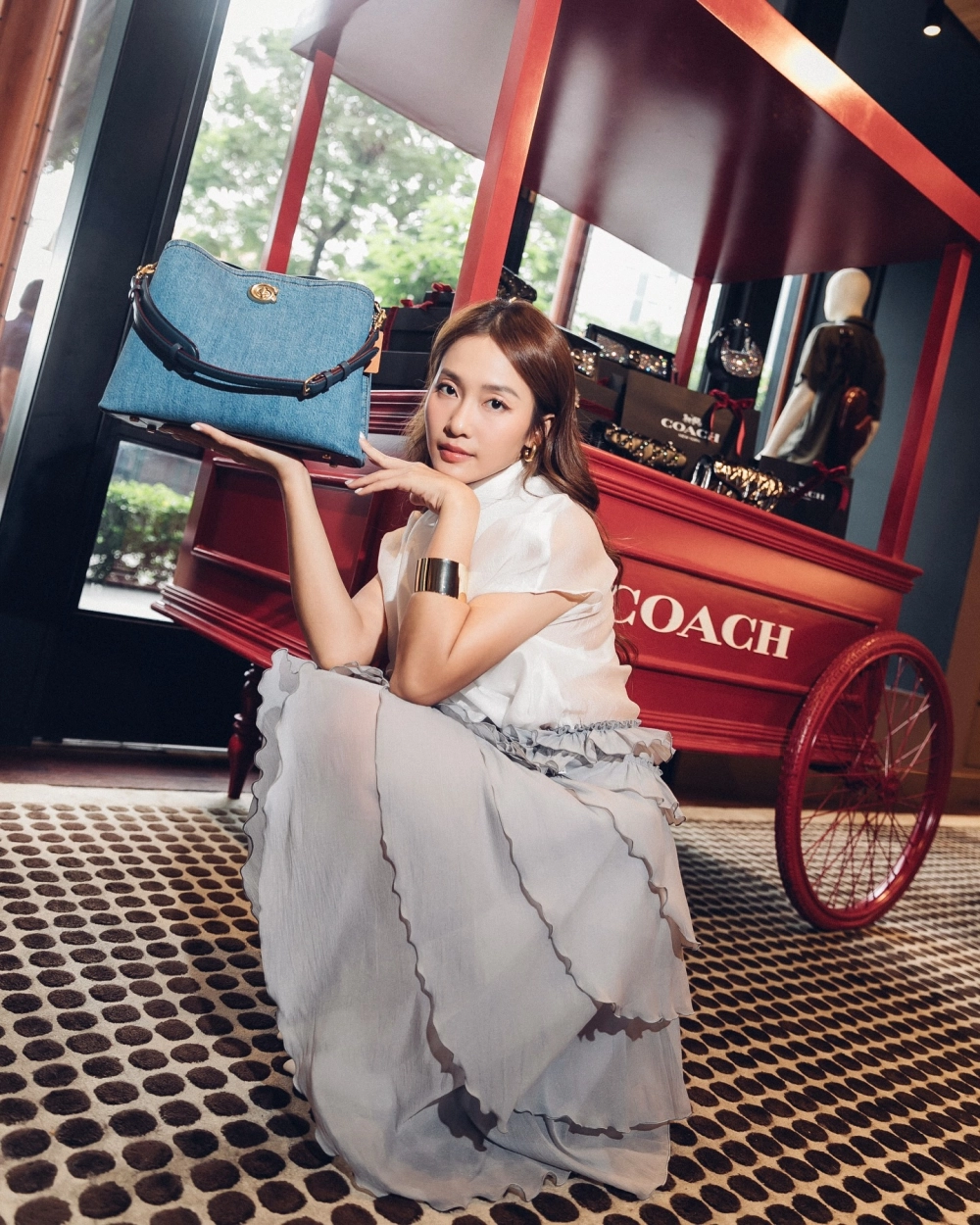 Cập nhật diện mạo mới với avatar facebook ảnh gái đẹp