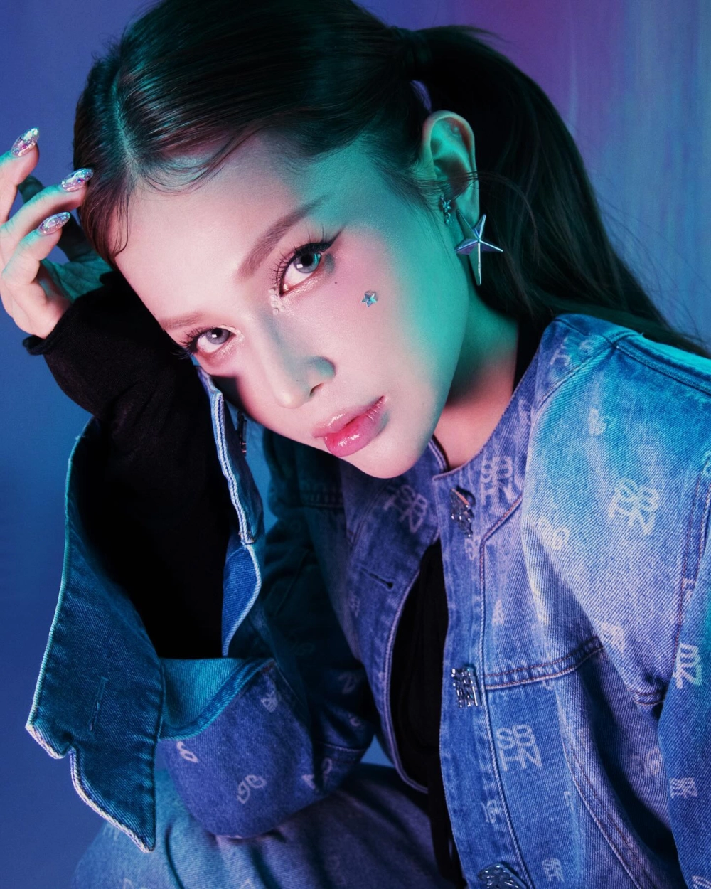 Khoảnh khắc tình cảm gây tò mò về người yêu Khả Như