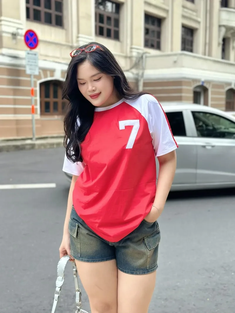 Làm mới desktop với hình nền cô gái mập dễ thương cho máy tính