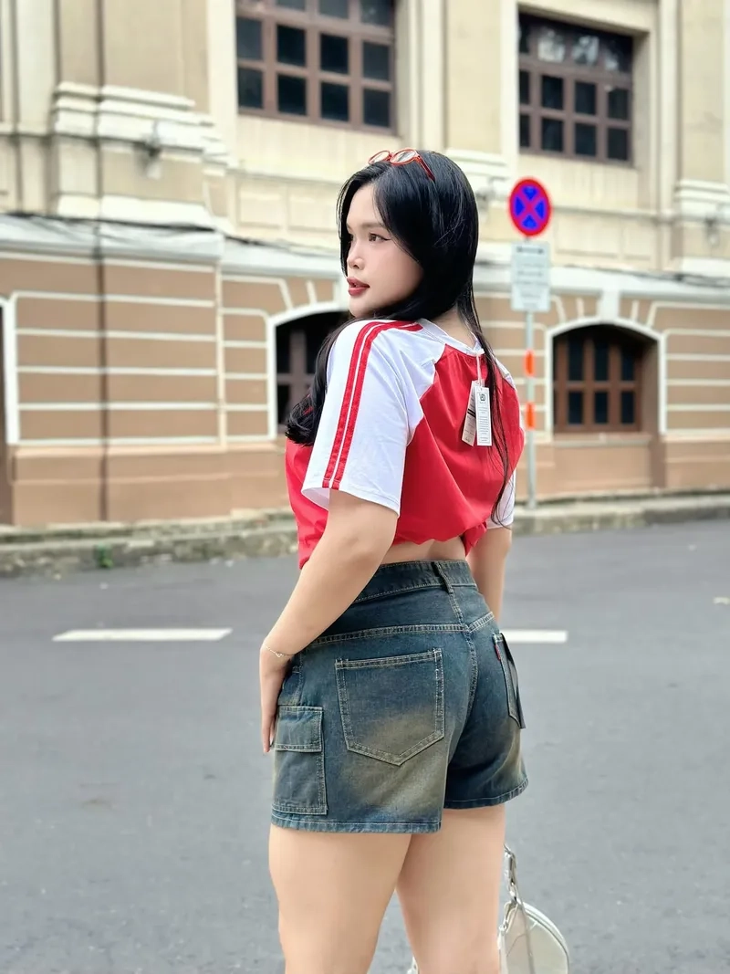 Đáng yêu quá mức với hình nền cô gái mập dễ thương cho điện thoại