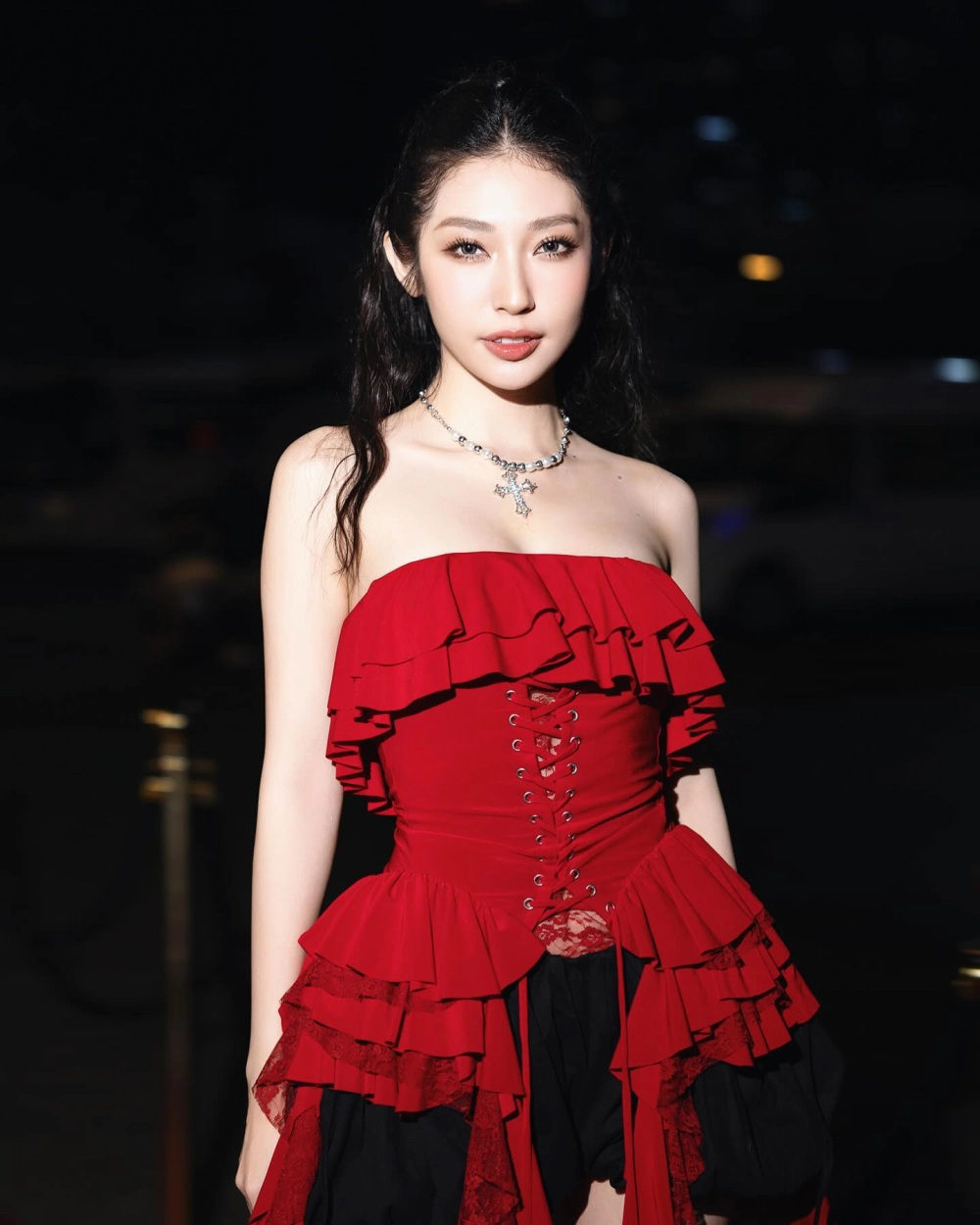 Trang trí desktop với hình nền gái 2k5 dễ thương cho máy tính