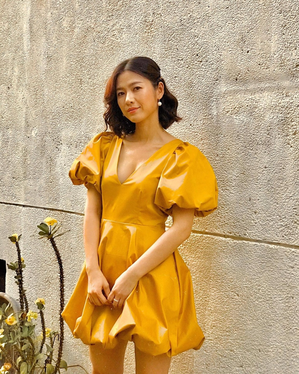 Tạo hình nhẹ nhàng trong các tiết mục ca nhạc Kiều Oanh