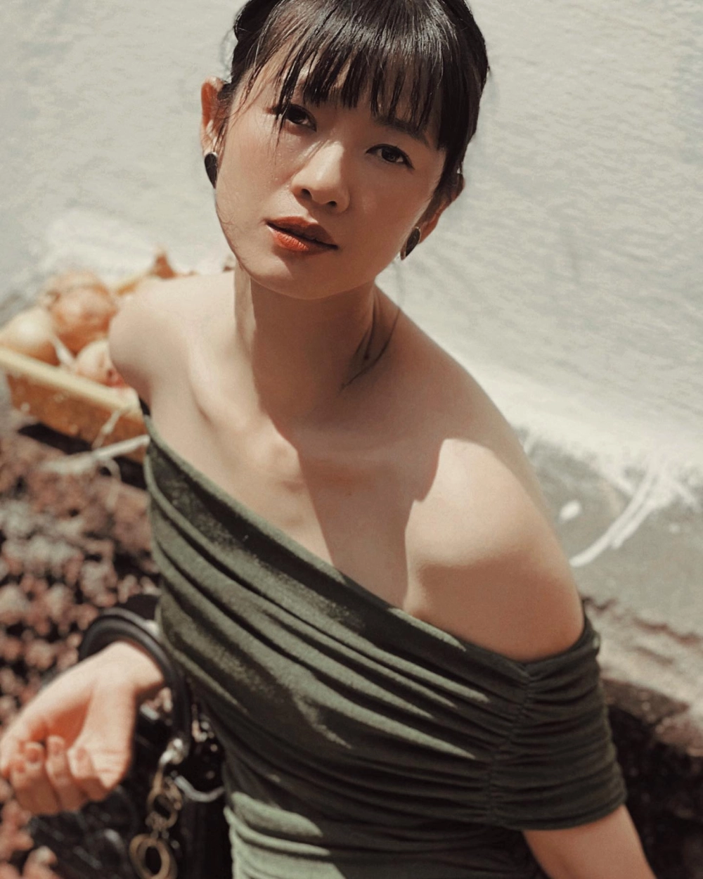 Giọng ca ngọt ngào cùng hình ảnh ấn tượng của Kiều Oanh hát