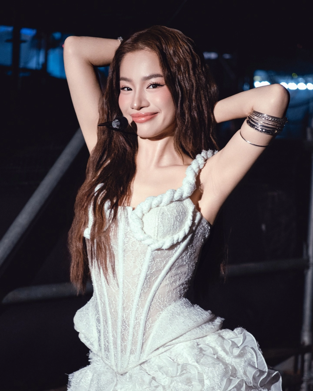 Hình ảnh giúp bạn hiểu rõ hơn Lâm Bảo Ngọc là ai