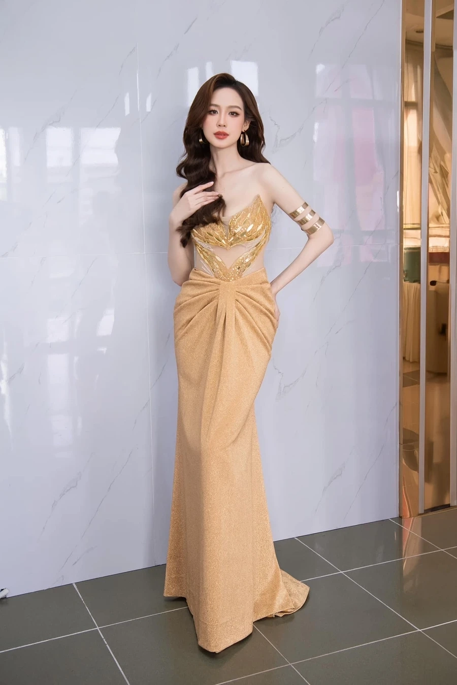 Thần thái cuốn hút giúp giải thích Lê Nguyễn Bảo Ngọc là ai