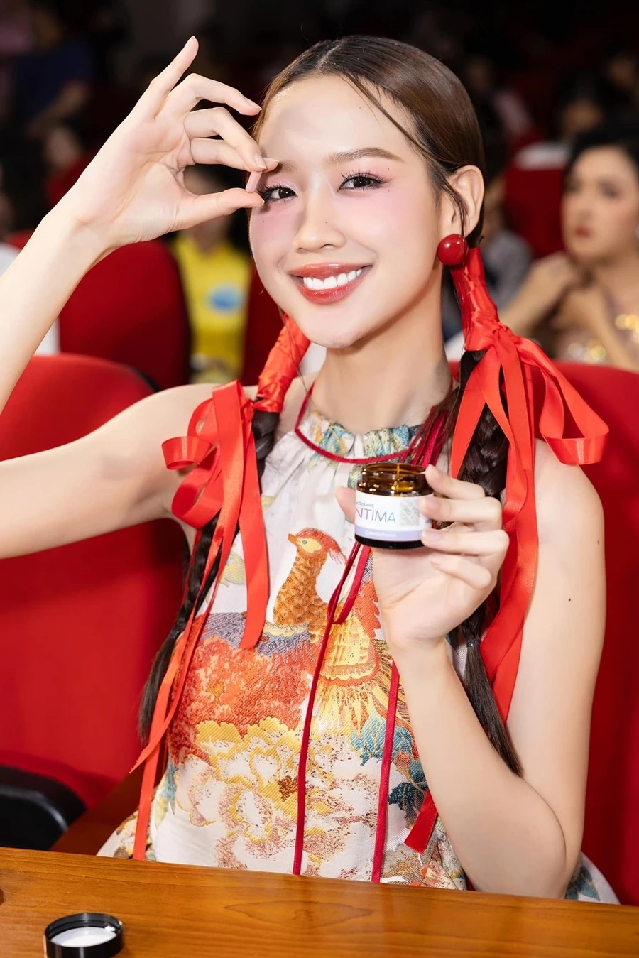 Hình ảnh đáng yêu hiếm thấy của Lê Nguyễn Bảo Ngọc lúc nhỏ