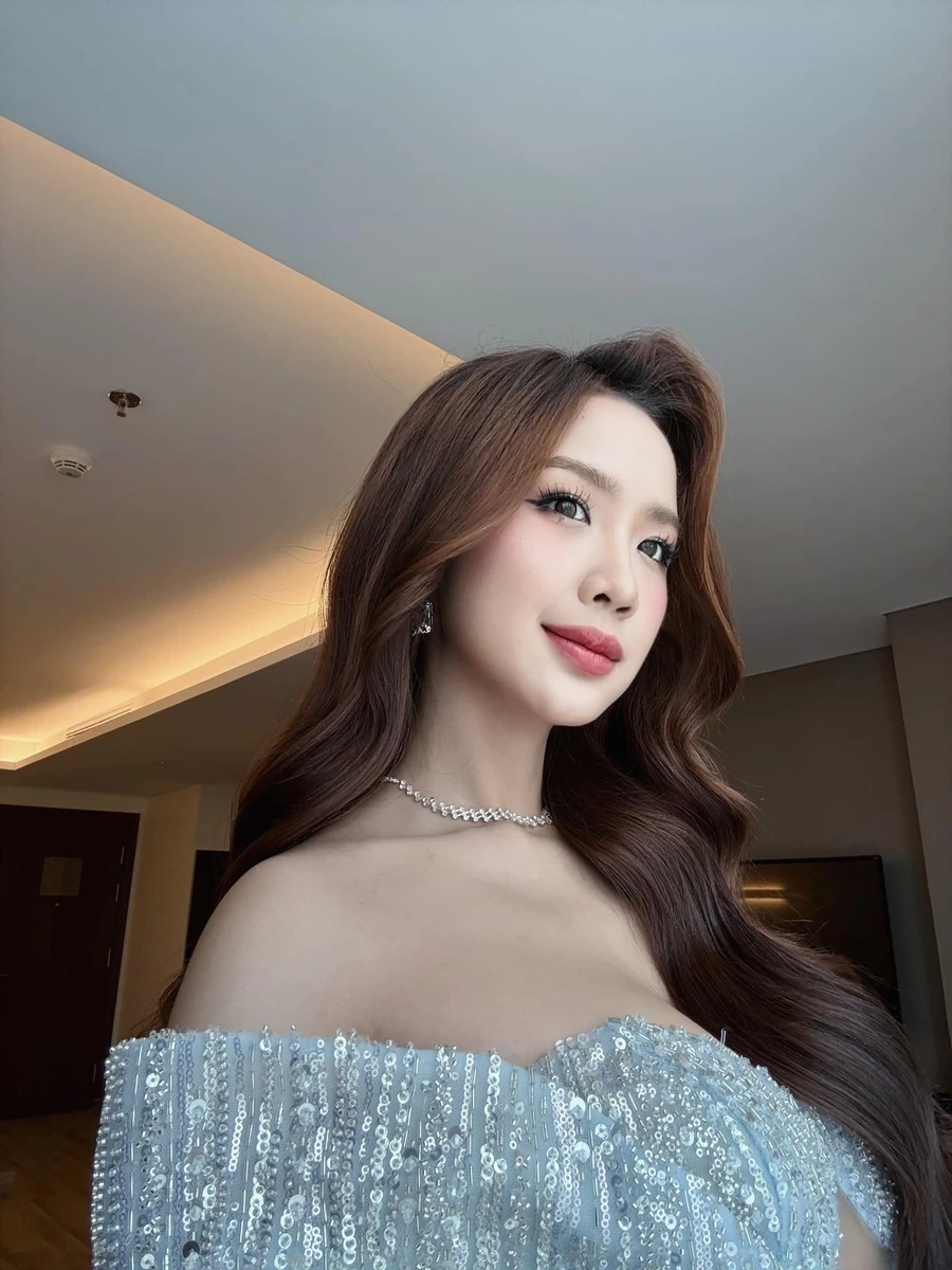 Ảnh vinh danh giây phút Lê Nguyễn Bảo Ngọc đăng quang