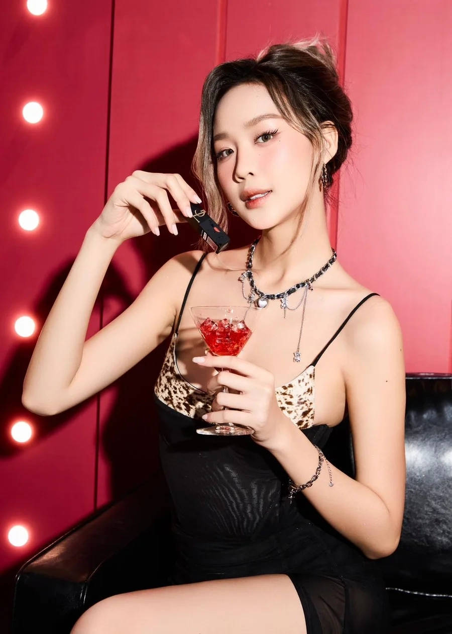 Đôi chân dài miên man nổi bật với chiều cao Lê Nguyễn Bảo Ngọc