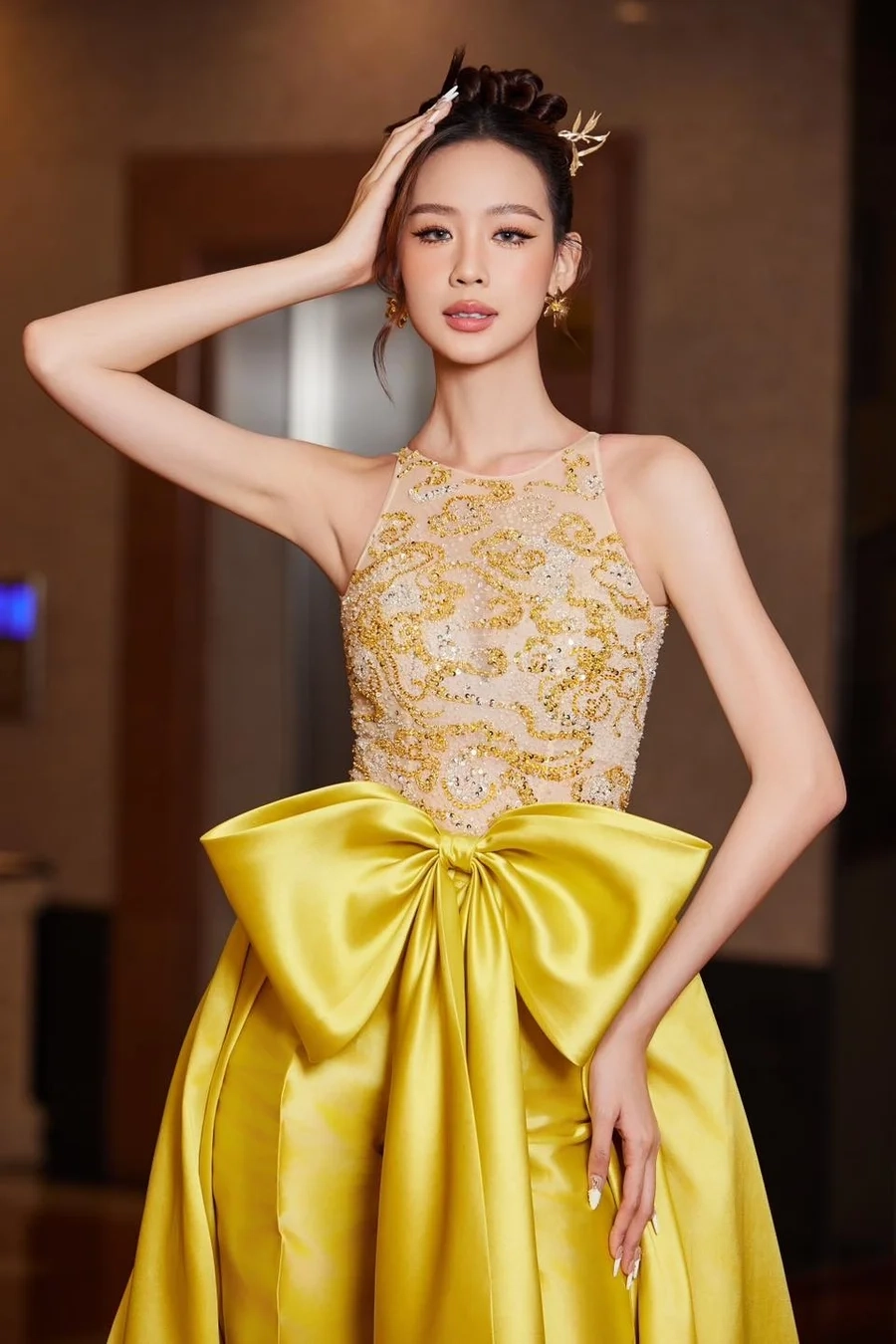 Dáng đứng nổi bật với Lê Nguyễn Bảo Ngọc height lý tưởng