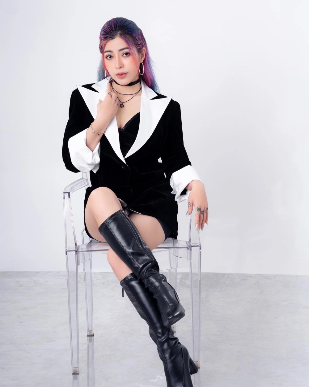 Góc đời thường dễ thương của Linh Linh Barbie