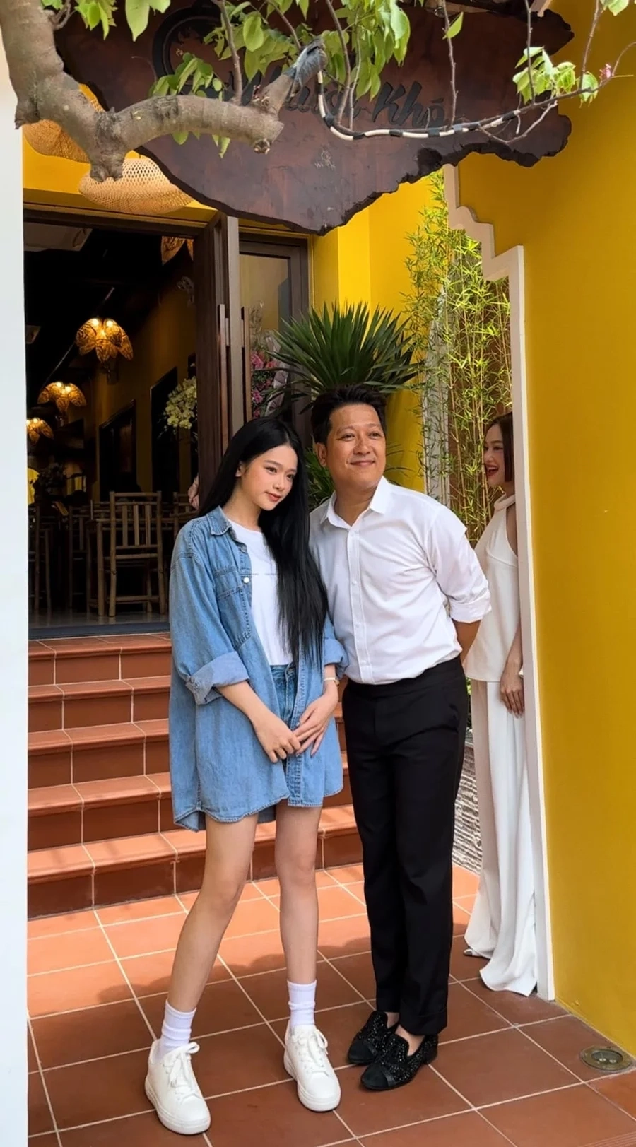 Phong độ thời trẻ với câu hỏi Linh Ka 2k mấy