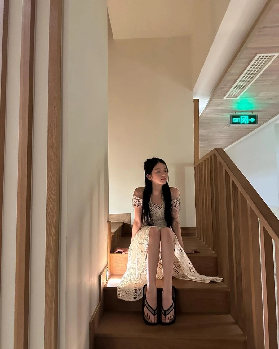 Phong cách mềm mại trên sân khấu của ca sĩ Linh Ka