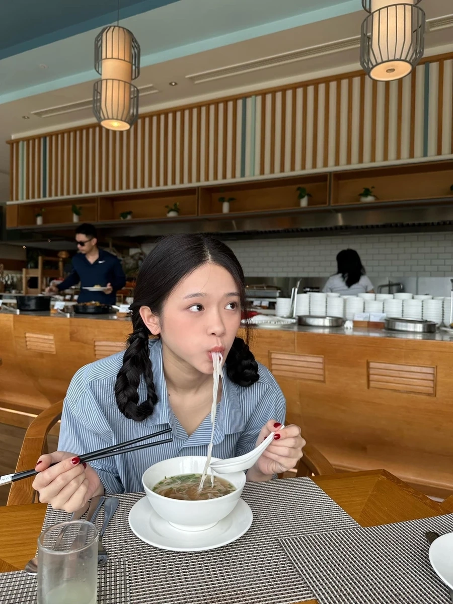 Hình ảnh gây tranh luận về việc Linh Ka mua điểm