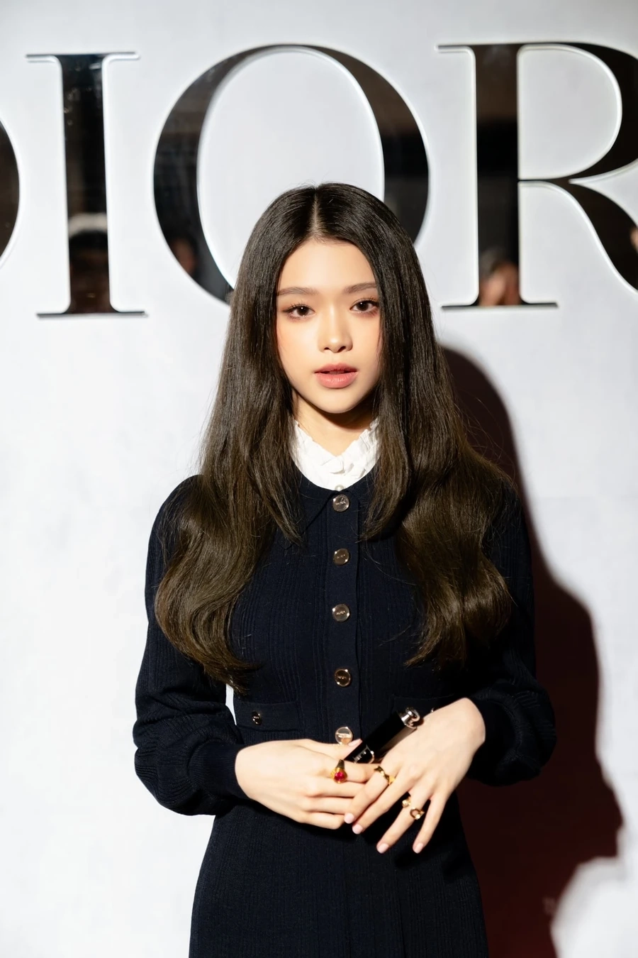 Cảm xúc day dứt qua MV ghosting Linh Ka