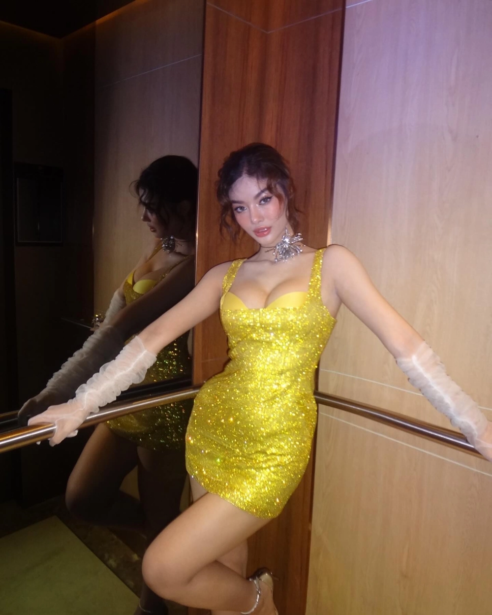 Nhanh tay tải hình ảnh gái 2k5 dễ thương về máy