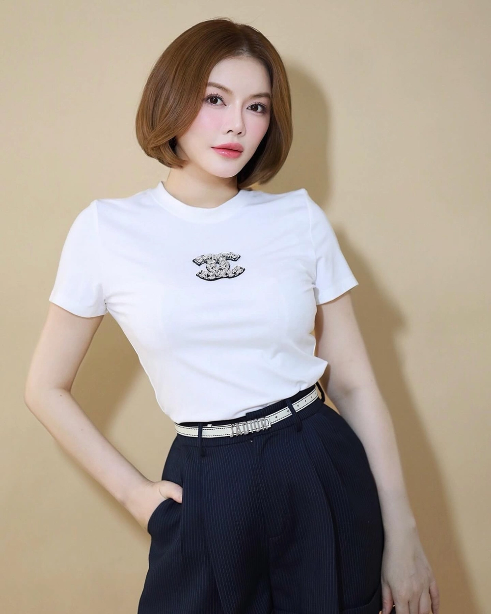 Ảnh sân khấu khi Lý Nhã Kỳ thử sức làm ca sĩ