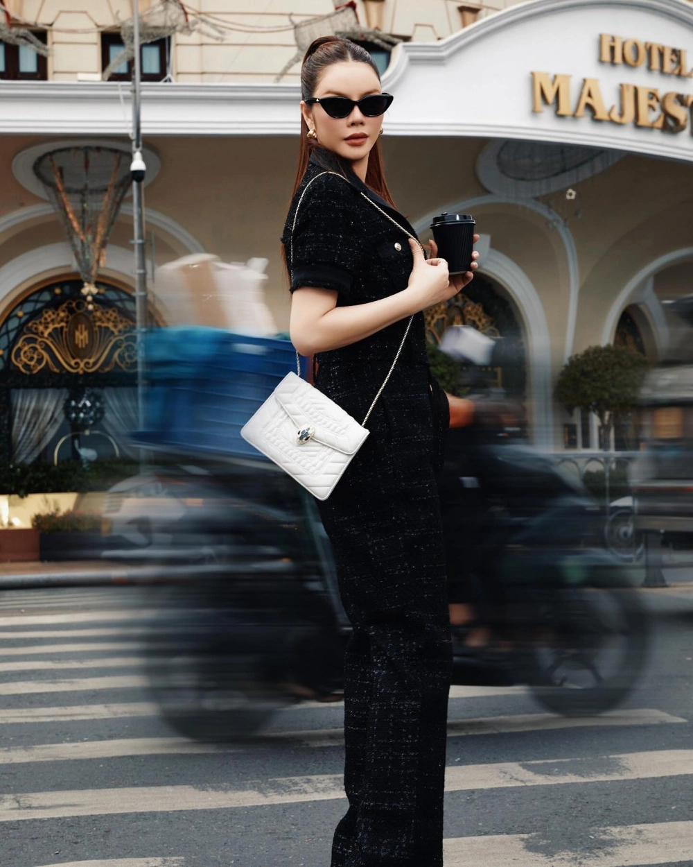 Khoảnh khắc sự kiện khiến fan hỏi Lý Nhã Kỳ có chồng chưa