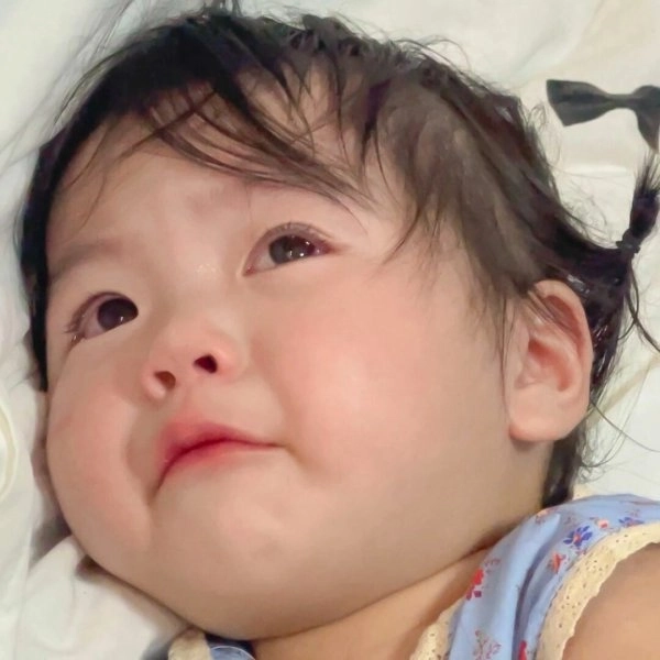 Chiếc ảnh em bé cute meme này đáng để lưu lại