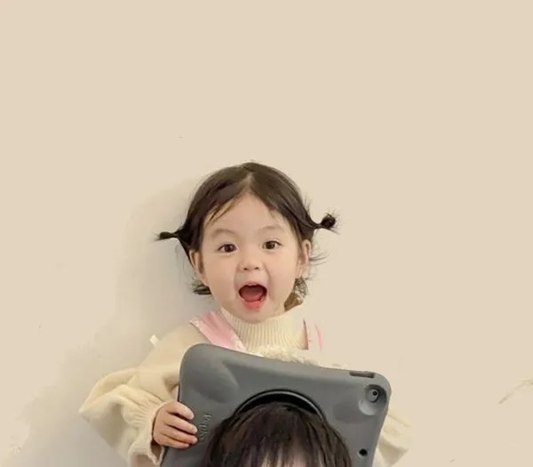 Gặp meme em bé hàn quốc nổi tiếng là không thể rời mắt