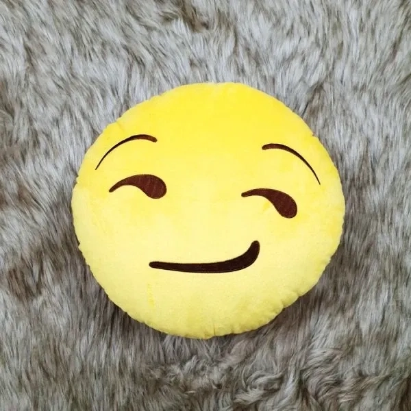 Cái lườm sắc lẹm không ai đỡ nổi meme khinh bỉ
