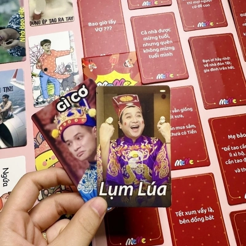 Trò chơi căng thẳng qua meme thua bài tết vui nhộn