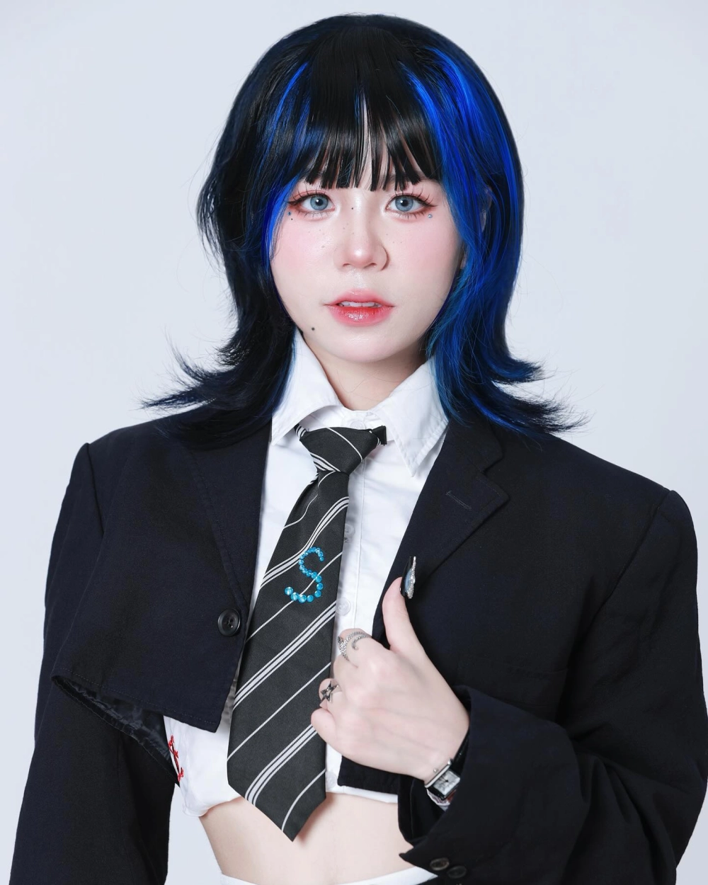 Bạn có biết Mèo Simmy tên thật là gì không? Hình ảnh bật mí đây!