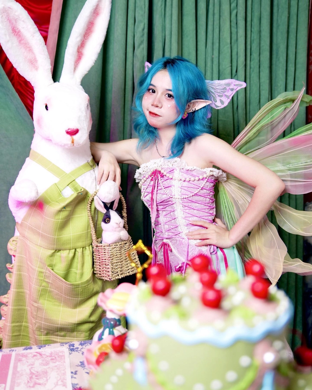 Ảnh cập nhật từ Mèo Simmy 2024 với phong cách mới.