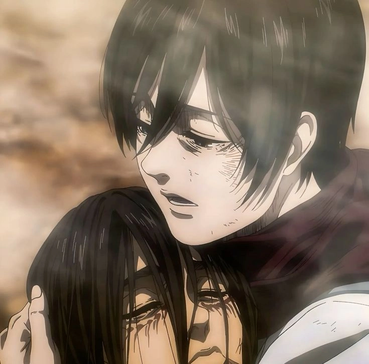 Mikasa ôm đầu Eren giây phút chia ly đầy ám ảnh