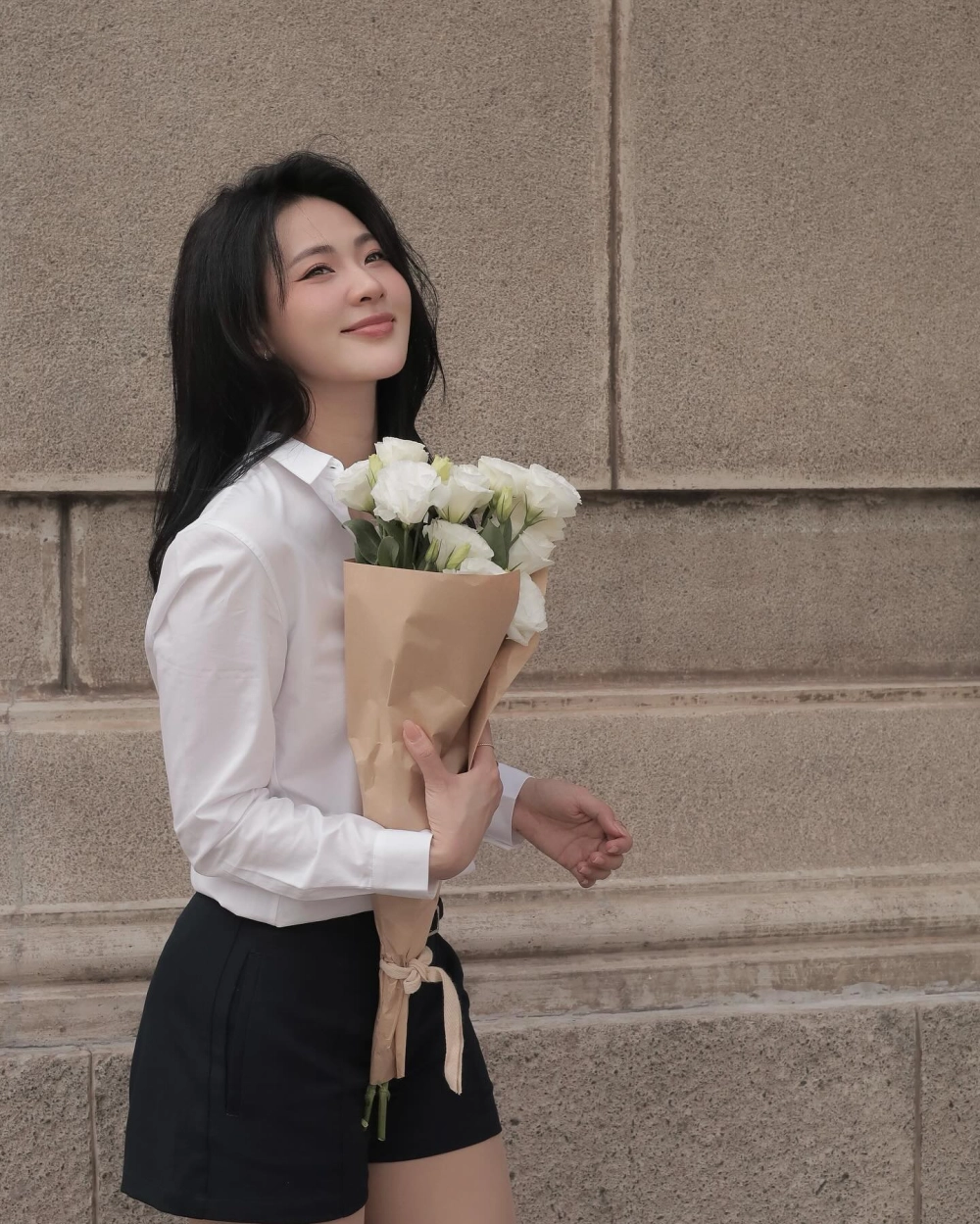 Góc nghiêng thần thánh của Minh Trang sinh năm ấn tượng