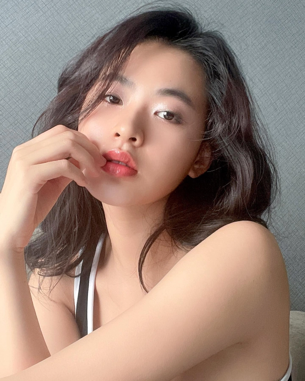 Visual ngọt ngào cùng phong cách riêng của ca sĩ Minh Trang