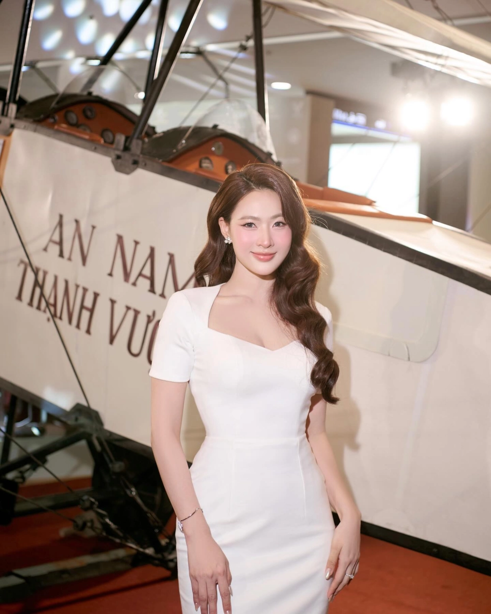 Ánh mắt đượm buồn trong vai Minh Trang tình khúc bạch dương