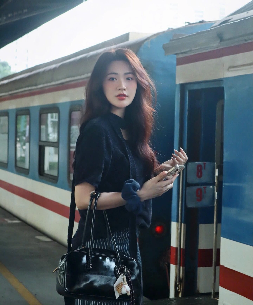 Khám phá hình tượng mới lạ trong Minh Trang đóng phim gì