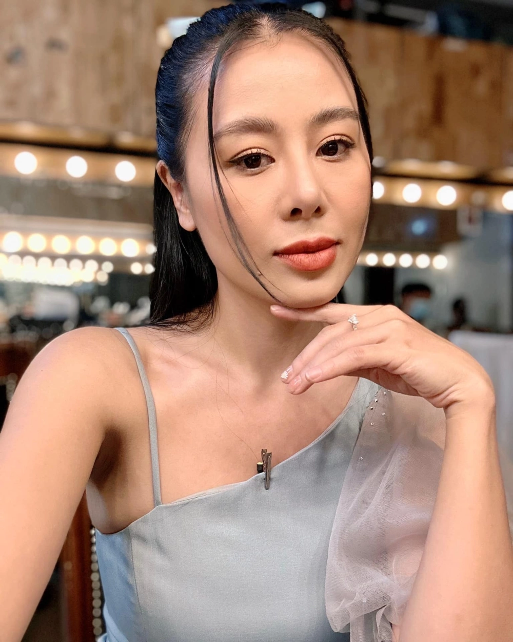 Khoảnh khắc gây chú ý từ clip Nam Thư rõ mặt