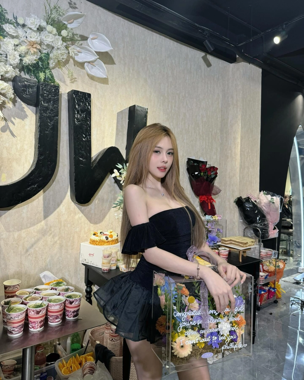 Vẻ ngoài trẻ trung khiến fan hỏi bao nhiêu tuổi