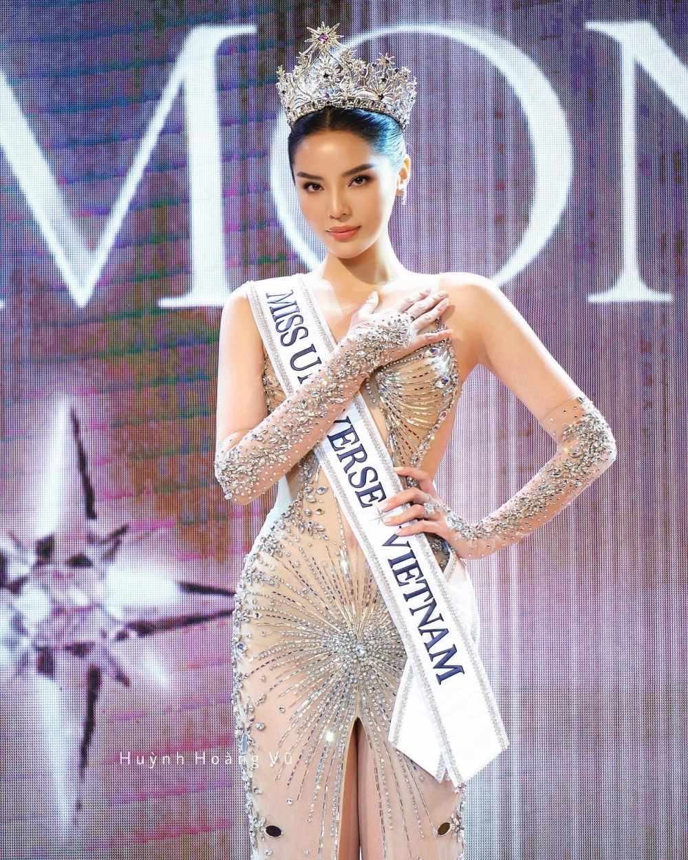 Hình gái đẹp cute toả sáng trên feed