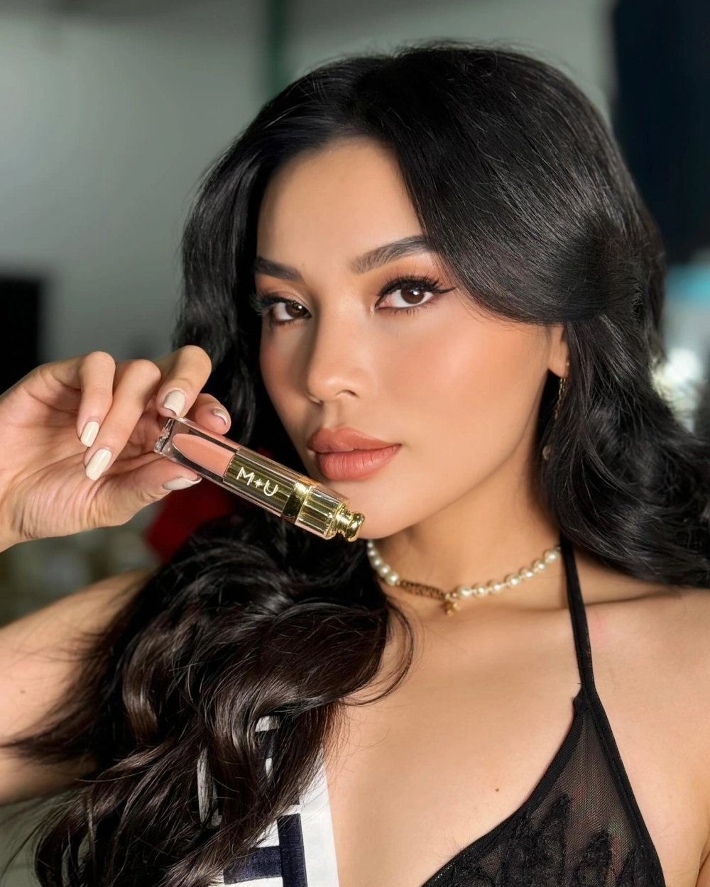 Tận hưởng vẻ cuốn hút từ tải hình nền gái xinh đẹp 4K